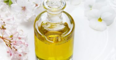 Oils for Toxin-Free Cleaning